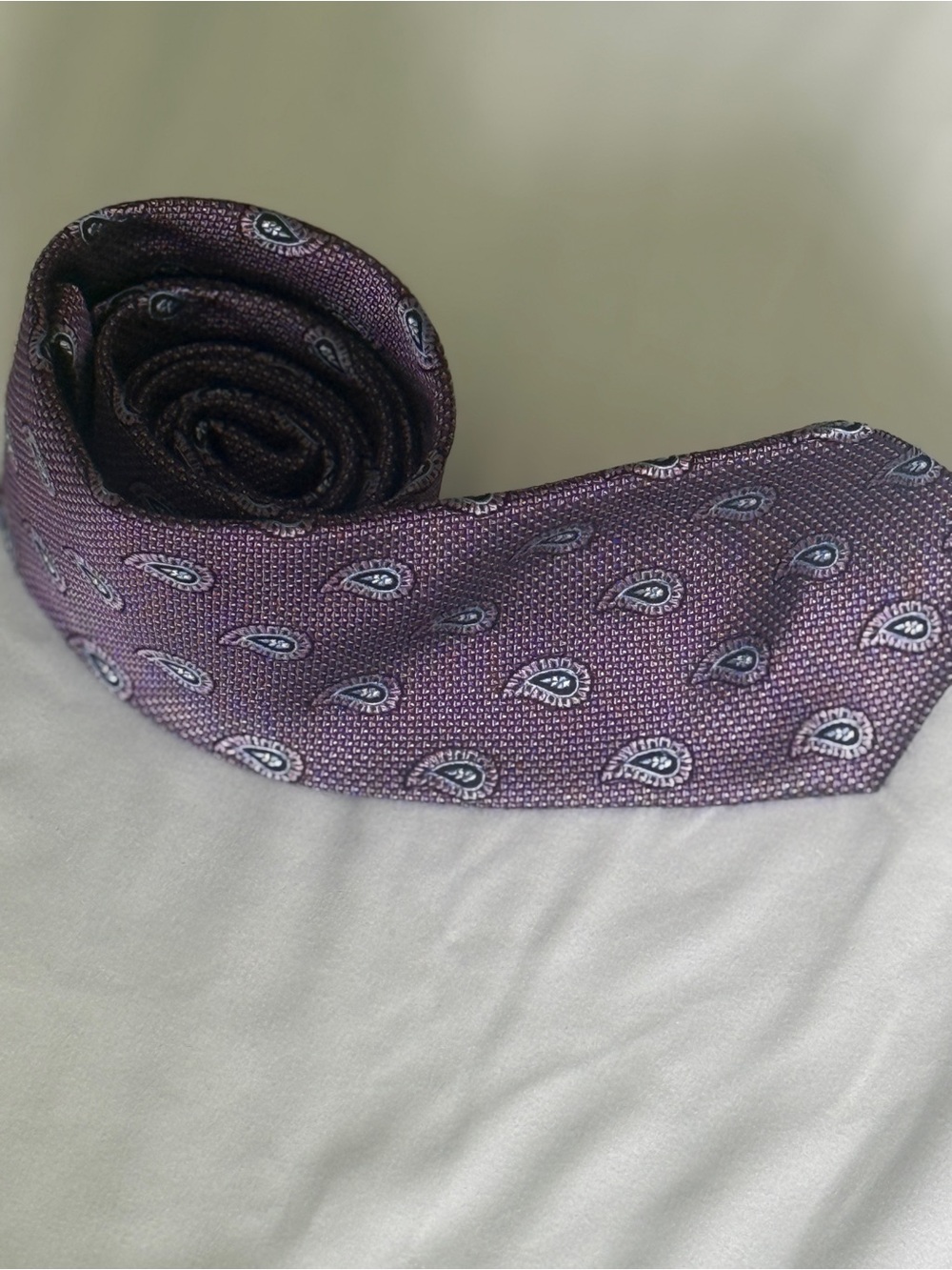 Nordstrom Men’s Shop 100% Silk Purple Paisley Tie 3” Classic Necktie